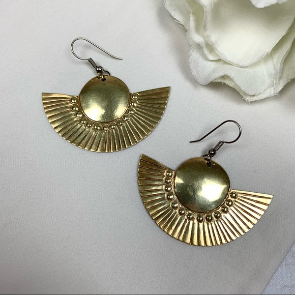 Vintage Boho Gold Lightweight Gold Fan Earrings - Picture 8 of 9